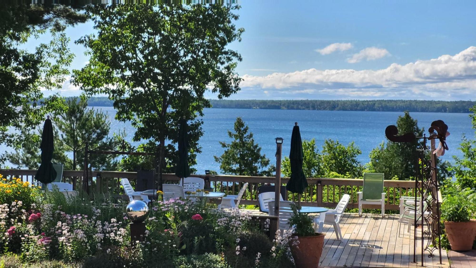 Chequamegon Lake Superior Lodge 贝菲尔德 外观 照片