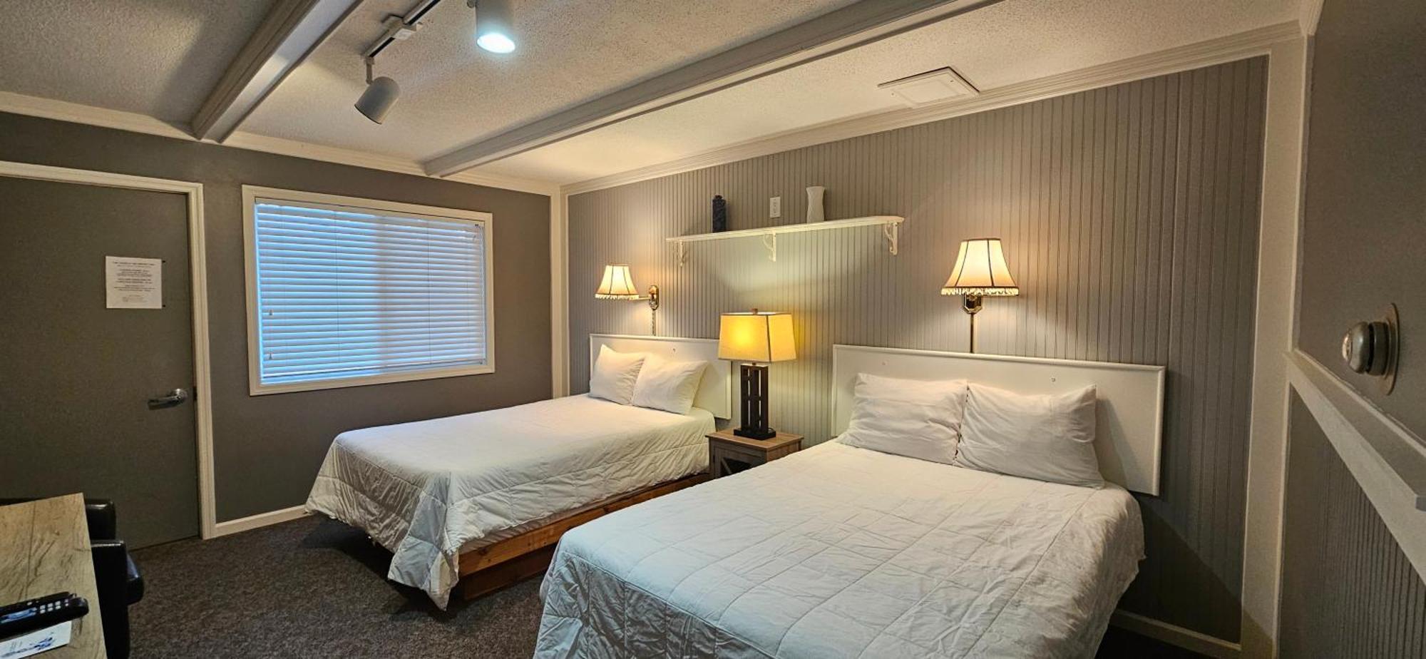 Chequamegon Lake Superior Lodge 贝菲尔德 外观 照片
